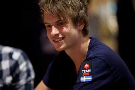 viktor_blom_headstovegas.jpeg