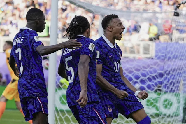 Kylian Mbappé of France celebrates after scoring from the penalty spot the opening goal during World Cup 2026 round of 16 match against Paraguay at Philadelphia Stadium in Philadelphia, Pennsylvania, on July 4, 2026. (AP Photo/Matt Slocum) Kylian Mbappé of France celebrates after scoring from the penalty spot the opening goal during World Cup 2026 round of 16 match against Paraguay at Philadelphia Stadium in Philadelphia, Pennsylvania, on July 4, 2026. (AP Photo/Matt Slocum)