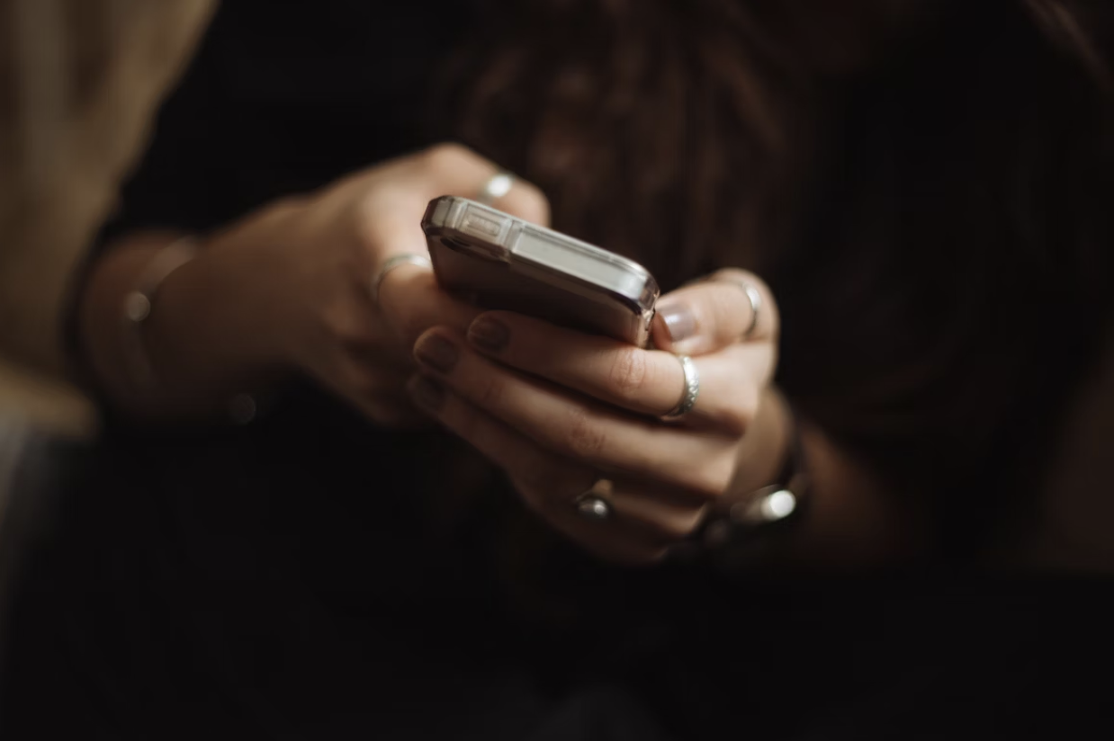 https://unsplash.com/photos/person-using-smartphone-BjhUu6BpUZA