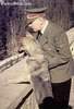 200px-Hitler_Blondi_Berghof.jpg