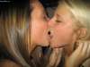 hot-girls-kissing-4.jpg